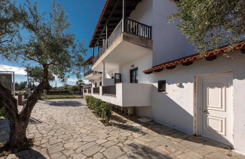 Eleon Suites & Apartments - Photo 16