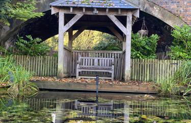 Bridge House Apartment. Luxury and cosy self contained apartment. - Photo 32