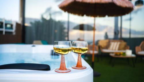 Amber Skies Seafront Retreat - Photo 4