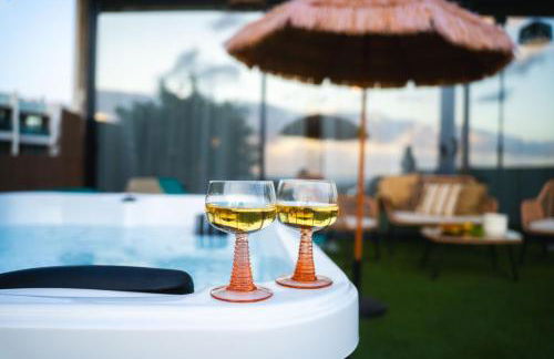 Amber Skies Seafront Retreat - Photo 4