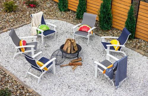 Chic Home with Large Private Yard! Hot Tub, Close To Downtown - Foto 14