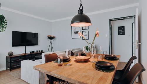 NASA Homes ruhiges Apartment WLAN Arbeitsplatz Balkon Hotelbetten - Foto 2