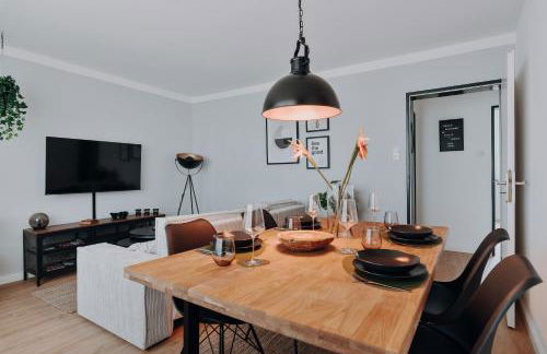 NASA Homes ruhiges Apartment WLAN Arbeitsplatz Balkon Hotelbetten - Foto 2