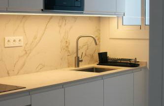 Barcelona a 20 minutos en piso reformado y soleado - Photo 9