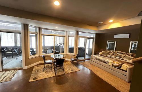 Woodshores Retreat - cozy retreat, hot tub, Lk MI - Photo 30