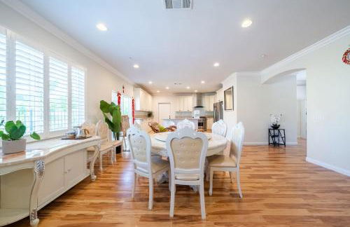 17-19ppl BTW Dsny Hllywd GarageParking Yard Grill - Foto 3