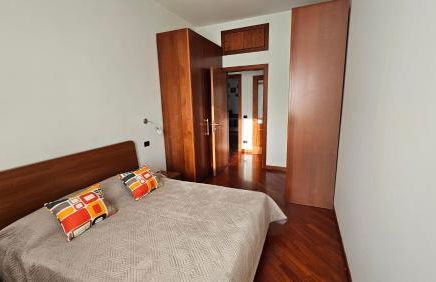 South Milan Family & Business home - Photo 16