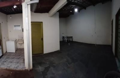 Casa grande e bem localizada - Foto 6