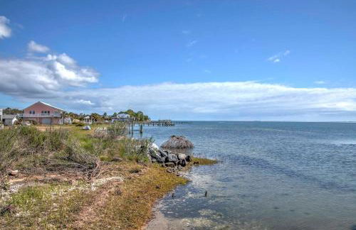 Charming Marshallberg Apt with Water Views and Dock! - Foto 24