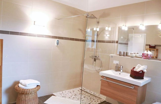 Ambiance Modern Retreat - Photo 8