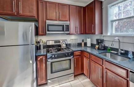 Chic Comfortable 2BR with Porch near Dilworth - Foto 18