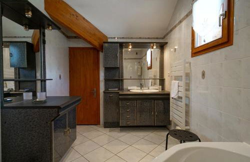 The Maryalice charming little house next to the beach! - Photo 12