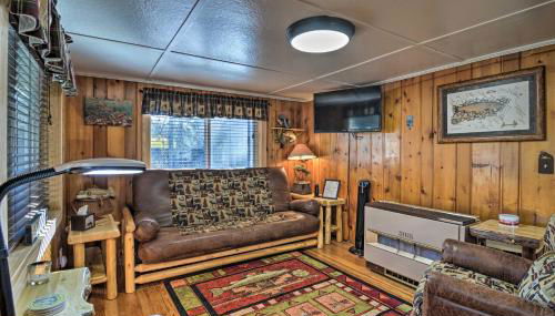 Riverfront Grayling Retreat with Fire Pit and Dock! - Foto 3