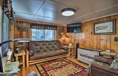 Riverfront Grayling Retreat with Fire Pit and Dock! - Foto 3