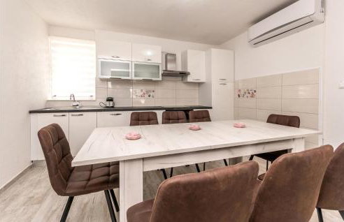 7 Bedroom Awesome Home In Polaca - Foto 7