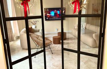 Sanierte 5 Zimmer Luxus Standard Apartment auf 350qm - Foto 1