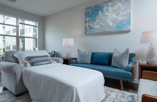 Central 1-BR Condo Assembly Row Gym & Pool Sleep 5 - Photo 21