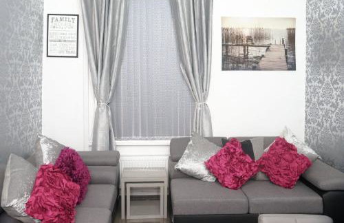 CHEADLE HOUSE HOLIDAYS - Foto 15