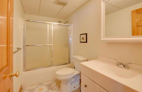 Walk to Lake Winnisquam Access Cozy Retreat - Foto 16