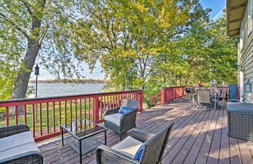 Lakefront Home with Game Room, Theater and Dock! - Foto 2