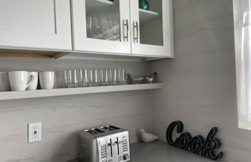 Spacious Disneyland 5 Bedroom 4 Bath House with Game Room - Photo 47