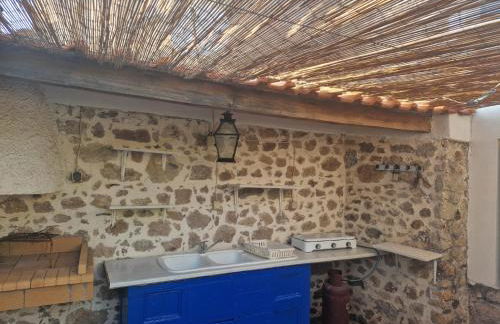 Lesvos Traditional Preserved House - Photo 11