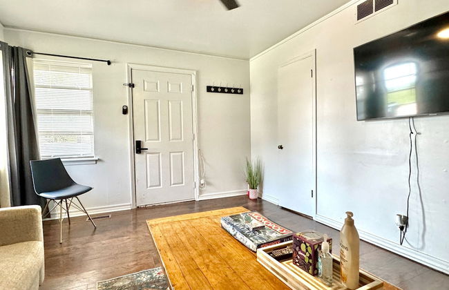 Beautiful Getaway Nears Asian Dist - Photo 29