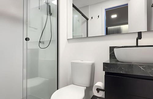 Studio moderno com cama Queen e piscina perto da Oktoberfest! - Foto 22