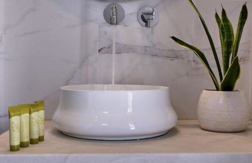 Comfy apartmt near beach with pool dining area - Photo 10