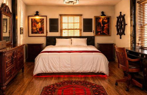 Romantic Nautical Stay in Downtown Wilmington, Cape Fear Inspired, Walkable & Pet-Friendly - Foto 1
