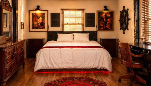 Romantic Nautical Stay in Downtown Wilmington, Cape Fear Inspired, Walkable & Pet-Friendly - Foto 1