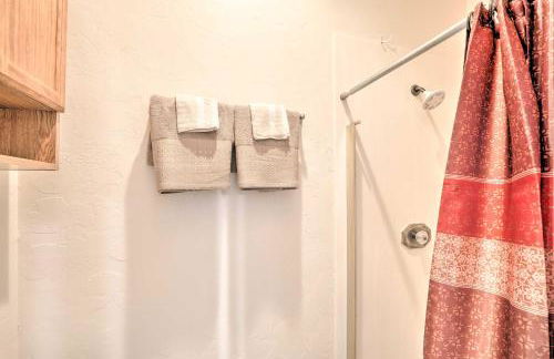 Desert Gem with Patio and Grill, Near Oracle St Park! - Foto 15