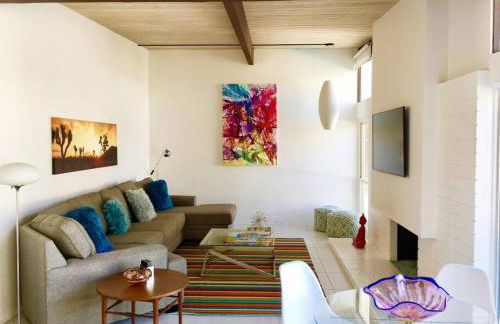 Live the Mid Mod Life at Mariposa Palms - Foto 23