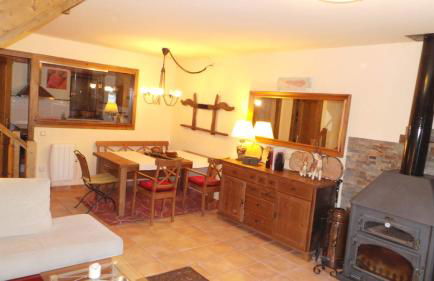 Casa de piedra y madera vistas a montañas y prados - Foto 9