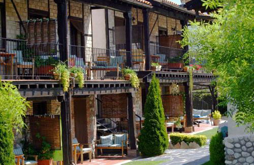 El Canchal de la Gallina -Cafetería -Aparcamiento gratis - Jacuzzi - Piscina de agua caliente abierta desde el 28 de Marzo - Foto 23