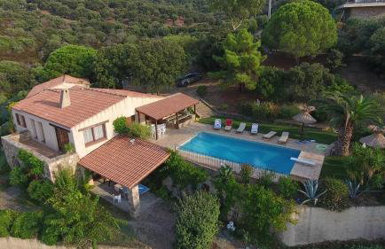 Villa A Scopa à Lumio en Corse avec piscine chauffée, vue mer panoramique, climatisation, jardin arboré de 3000m2, 10 pers, 5 Chb, 4 Sdb - Foto 63