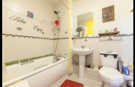 Amazing Riverside Boheme Home in SW London! - Foto 16