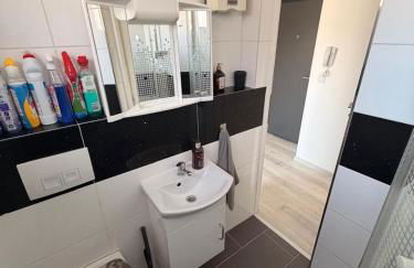 Kleines Appartment mit großer Terrasse - Foto 4