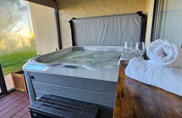 Cliff Views - Hot Tub - SUPs - Boat Parking - Sleeps 16 - Foto 2