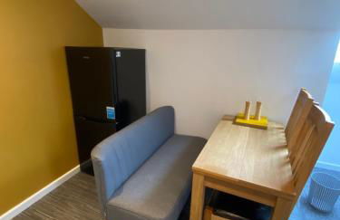 Modern studio apartment set beneath the black mountains A stones throw from the offas dyke path - Photo 6