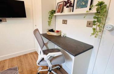 Cosy Self-Contained Studio Near QE Hospital in Harborne - R4 - Photo 12