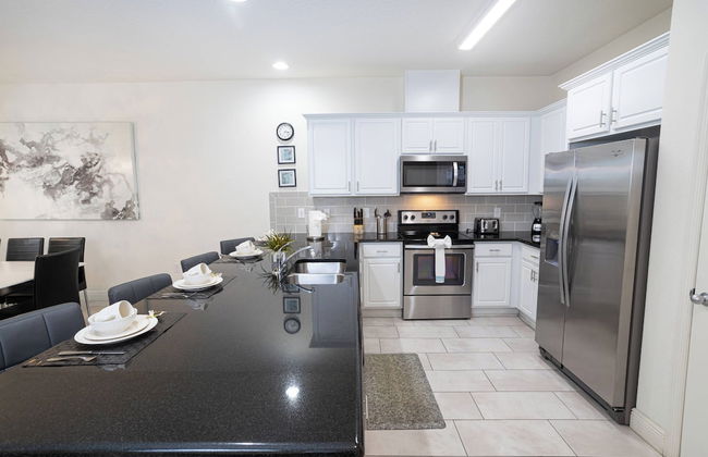 Beautiful Townhome With Hot Tub 13 - Photo 15