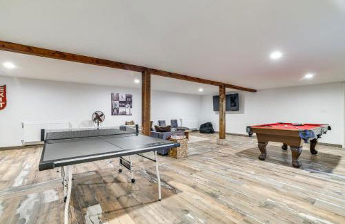 Game Room and Hot Tub! Cresco Family Home - Foto 24