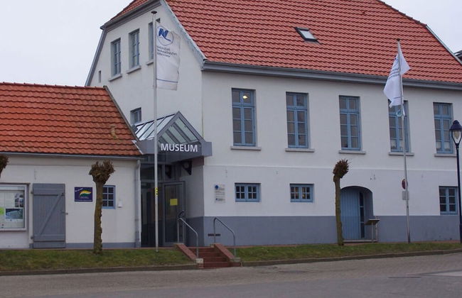 Roof-only House Modern Retreat - Photo 24