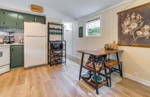 Peaceful Brookside Getaway about 10 Mi to Okemo Slopes! - Foto 7