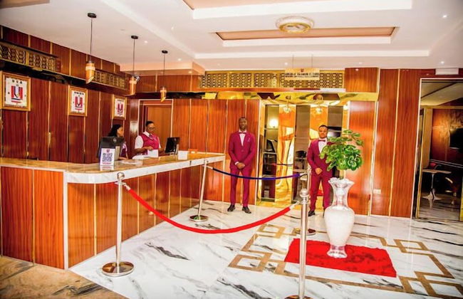 Villa Hilton Hotels and Apartments - Foto 1