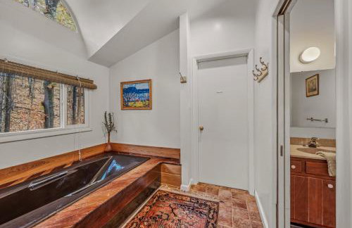 Black Forest - Wifi, Pet Friendly, Grill, Deck, Screen Porch, Family Friendly, Fireplace, Pool Access, Hiking - Foto 39