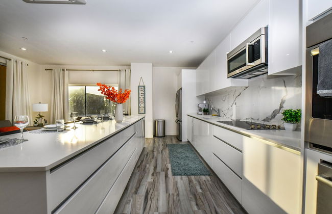 Luxury 2-bedroom Condo Right on the Strip in Palm Beach - Foto 7