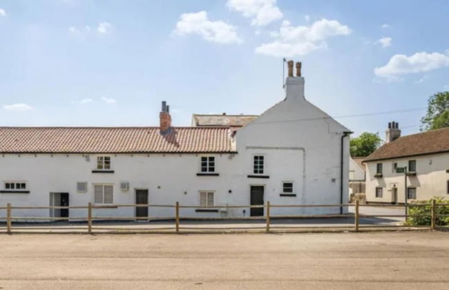 Immaculate 6-bed Ivy House - Photo 32