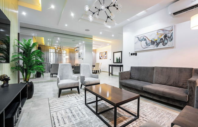 The Azaria Hotel & Apartment - Photo 58